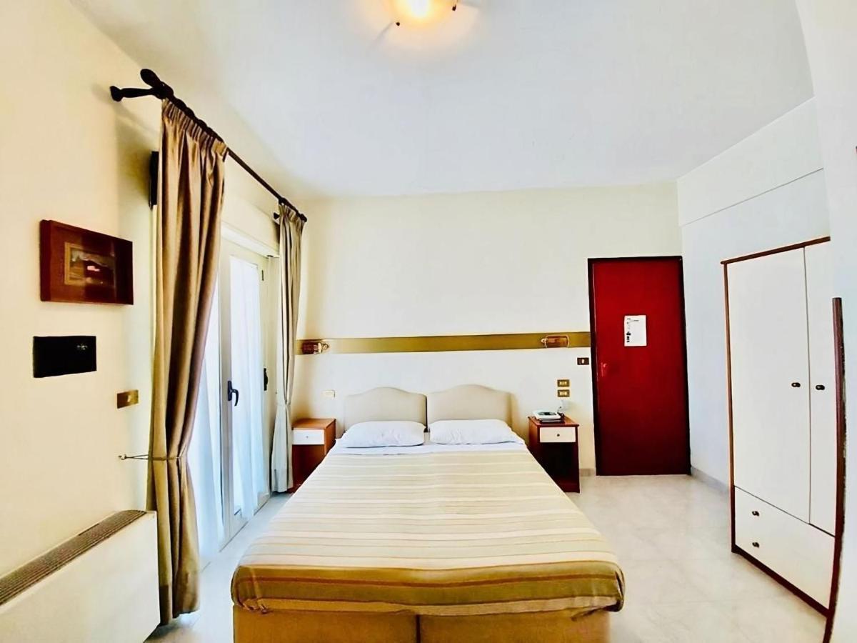 Albergo delle Rose Bagnara Calabra Eksteriør billede
