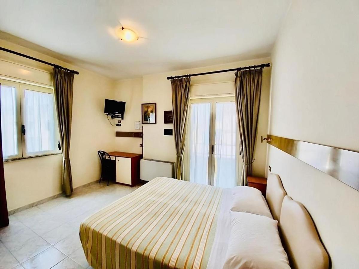 Albergo delle Rose Bagnara Calabra Eksteriør billede