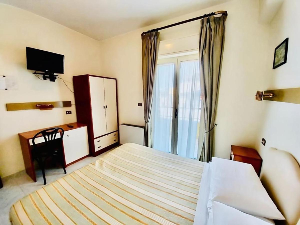 Albergo delle Rose Bagnara Calabra Eksteriør billede