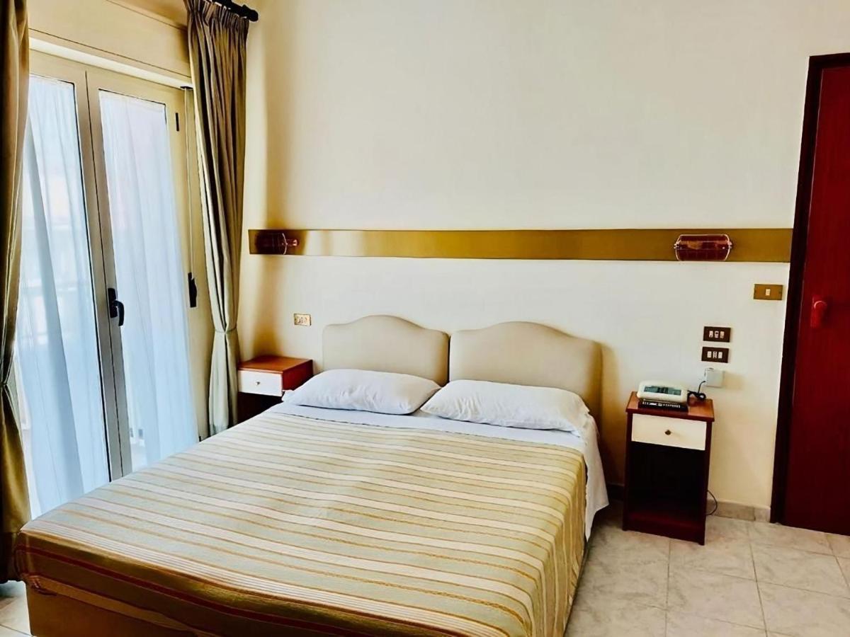 Albergo delle Rose Bagnara Calabra Eksteriør billede