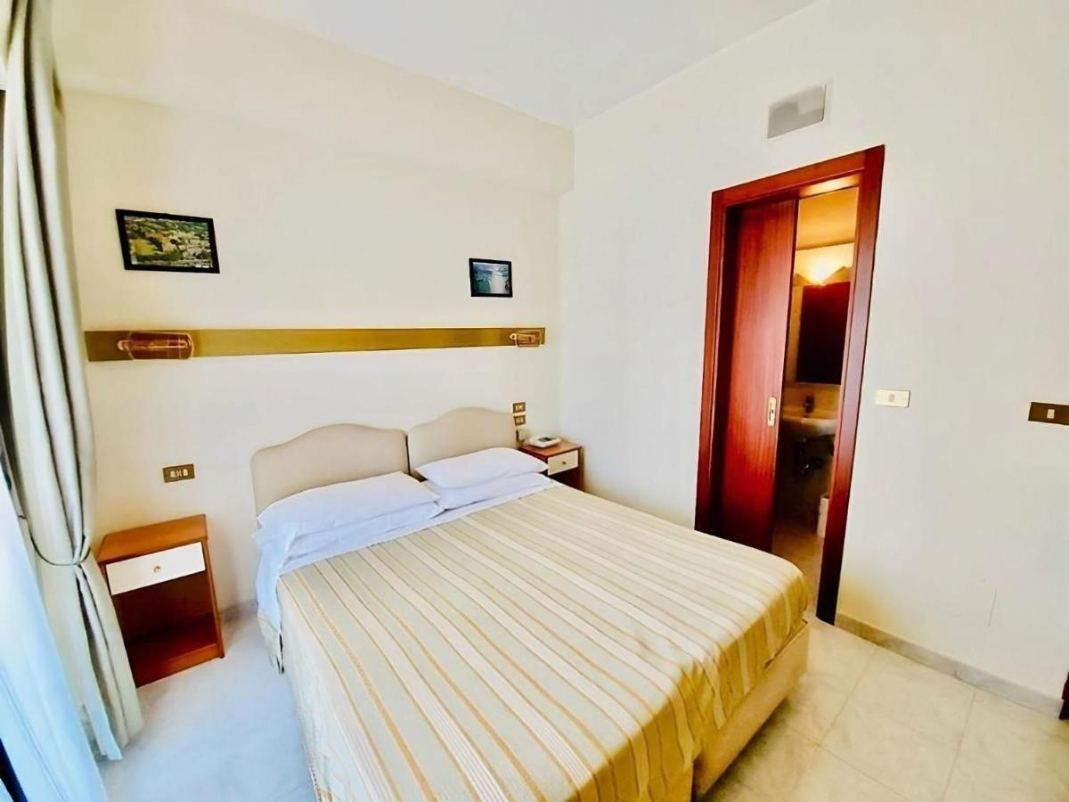 Albergo delle Rose Bagnara Calabra Eksteriør billede